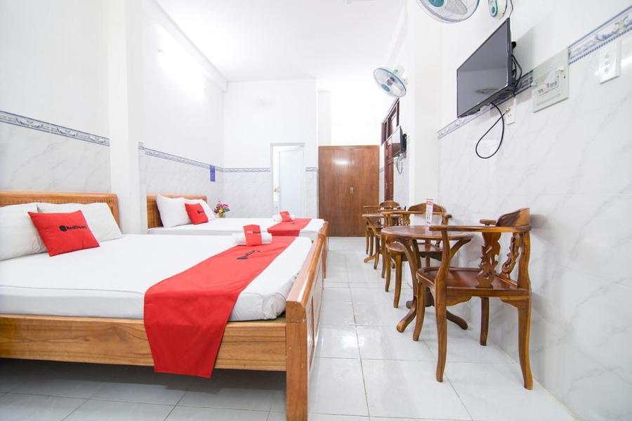 Reddoorz Hoang Tuan Hotel โฮจิมินห์ซิตี้ ภายนอก รูปภาพ