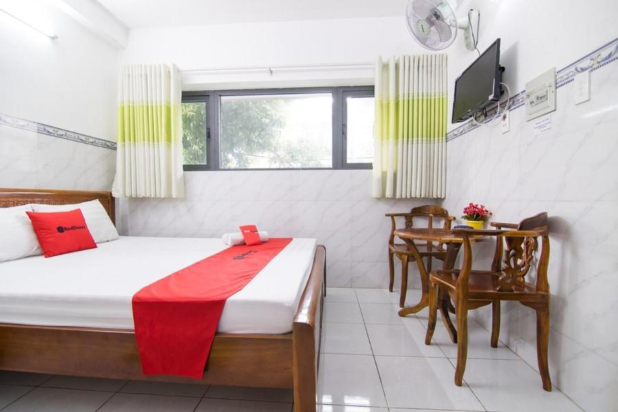 Reddoorz Hoang Tuan Hotel โฮจิมินห์ซิตี้ ภายนอก รูปภาพ