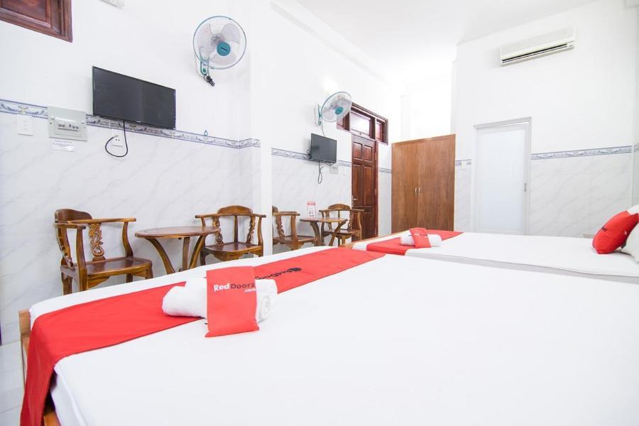Reddoorz Hoang Tuan Hotel โฮจิมินห์ซิตี้ ภายนอก รูปภาพ