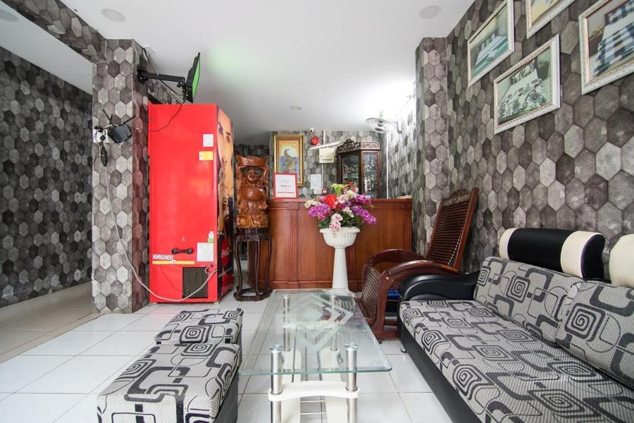 Reddoorz Hoang Tuan Hotel โฮจิมินห์ซิตี้ ภายนอก รูปภาพ